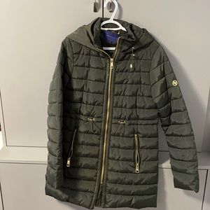 Adrienne Vittadini Coat. Forest green . Size m. Gold zipper . Never worn .